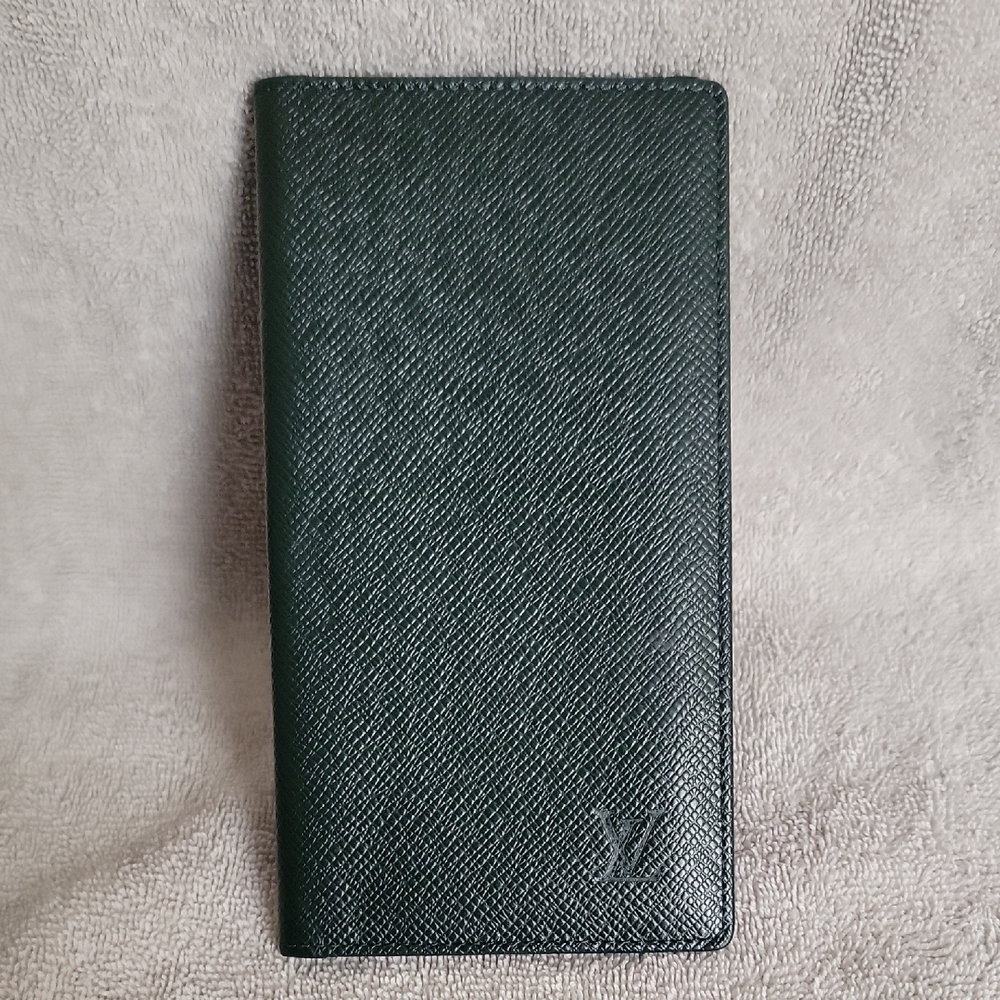 Louis Vuitton Black Wallets Minimalist Design